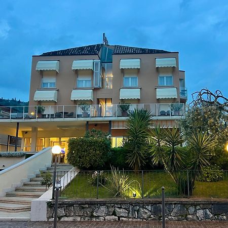 Hotel Astoria Torri Del Benaco Exterior photo