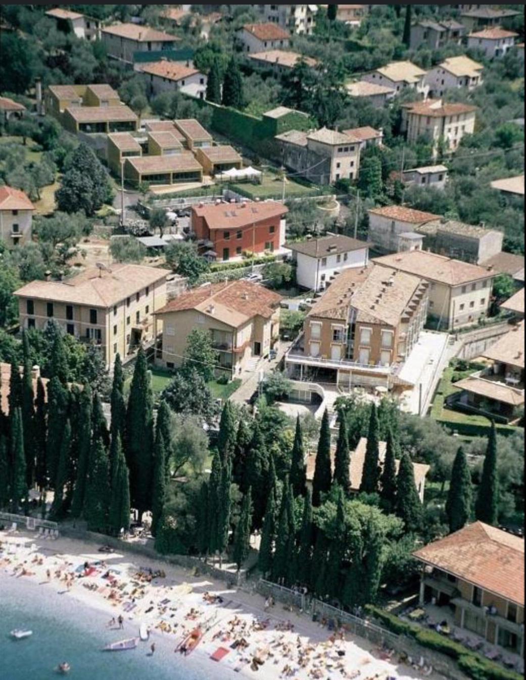 Hotel Astoria Torri Del Benaco Exterior photo